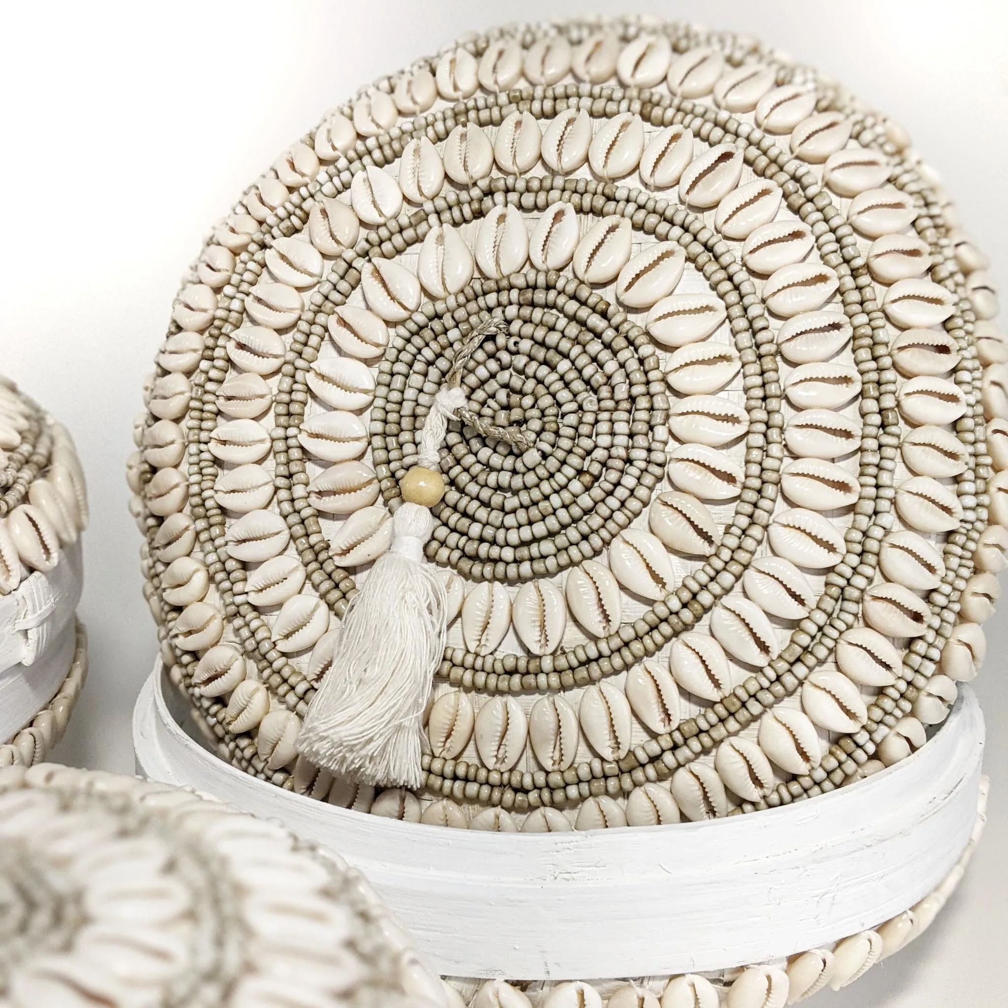 Lux Coastal Round Shell Beaded Box - Medium